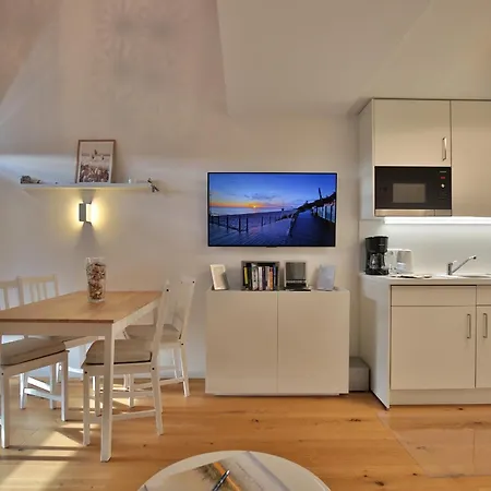 Haus Miramar Treffert 36 Апартаменты *